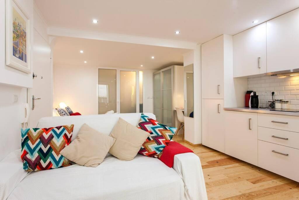 Charming Studio In Mouraria Lisbon Exterior photo
